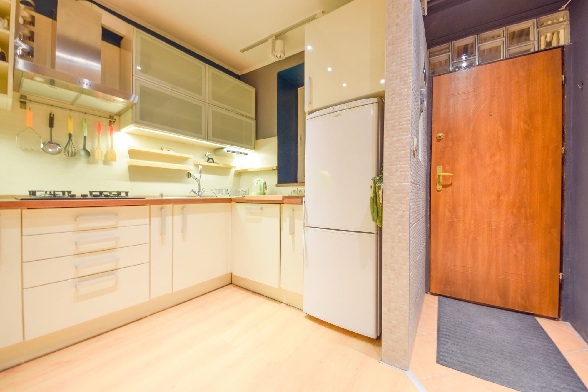 Shortstaypoland Leszno ワルシャワ エクステリア 写真
